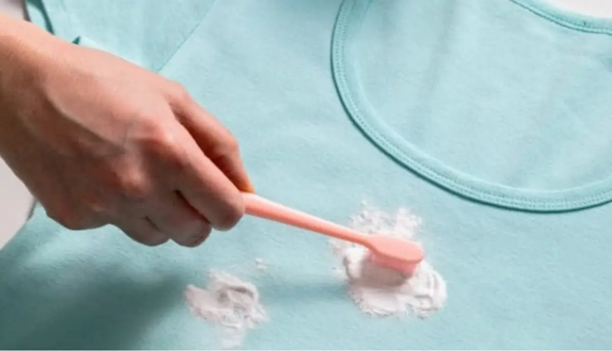 7 erros que as pessoas cometem na hora de remover manchas de roupas